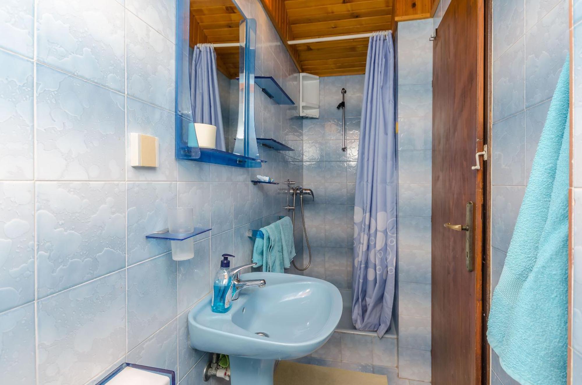 Apartments And Rooms Darinka Vrboska Exterior photo